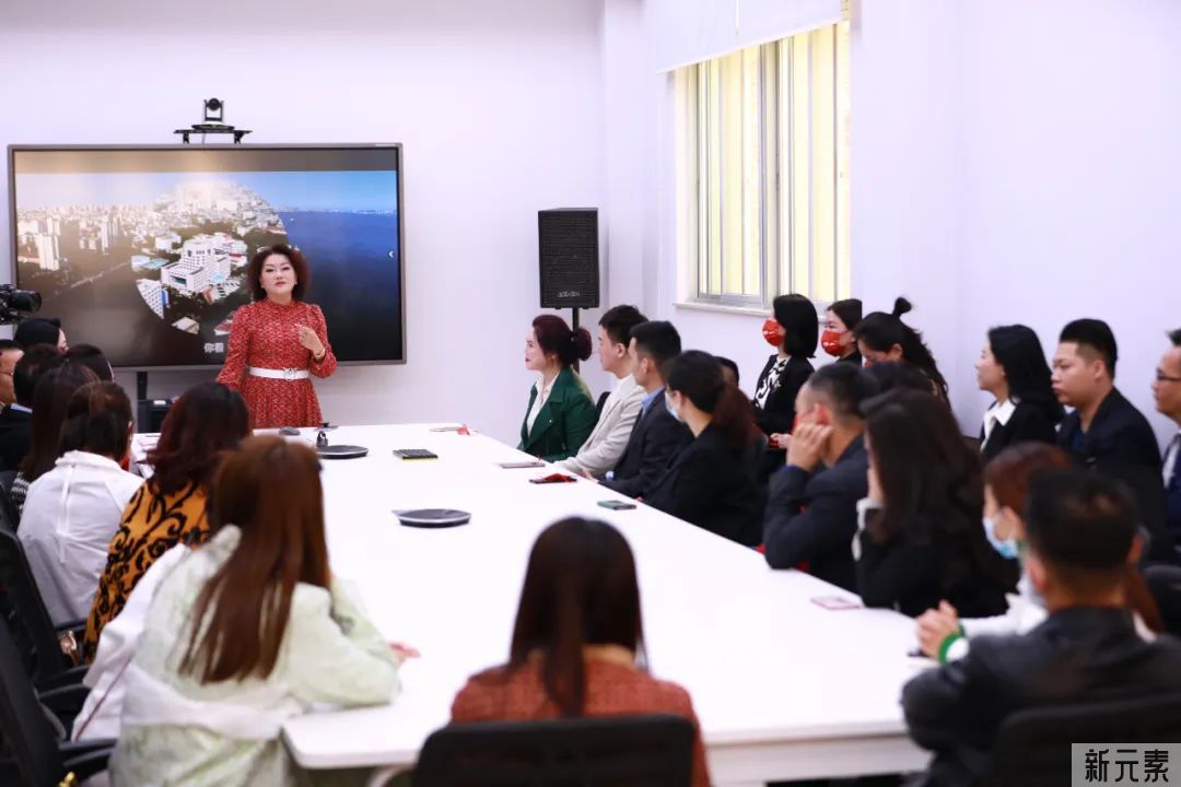 汕头市美容美发整形行业协会赴荣誉会长单位——金发拉比交流学习 图片-3