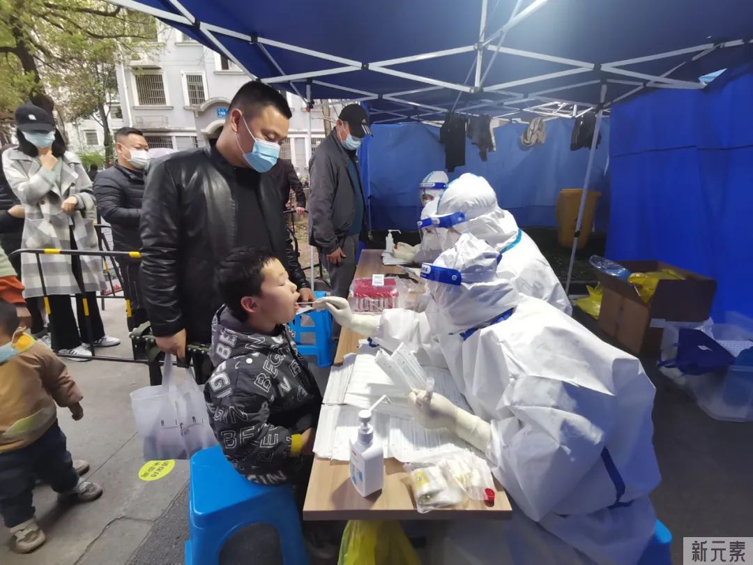 同心抗疫 共担风雨 