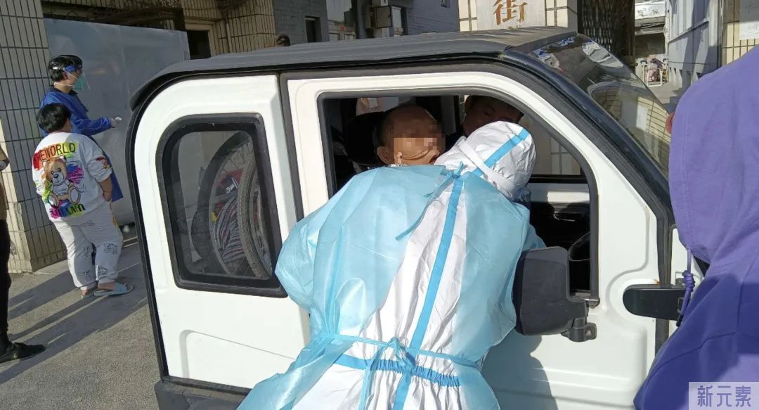 同心抗“疫” 共克时艰 | 北京口腔医院核酸采样队接续奋战 筑牢抗疫防线 图片-9