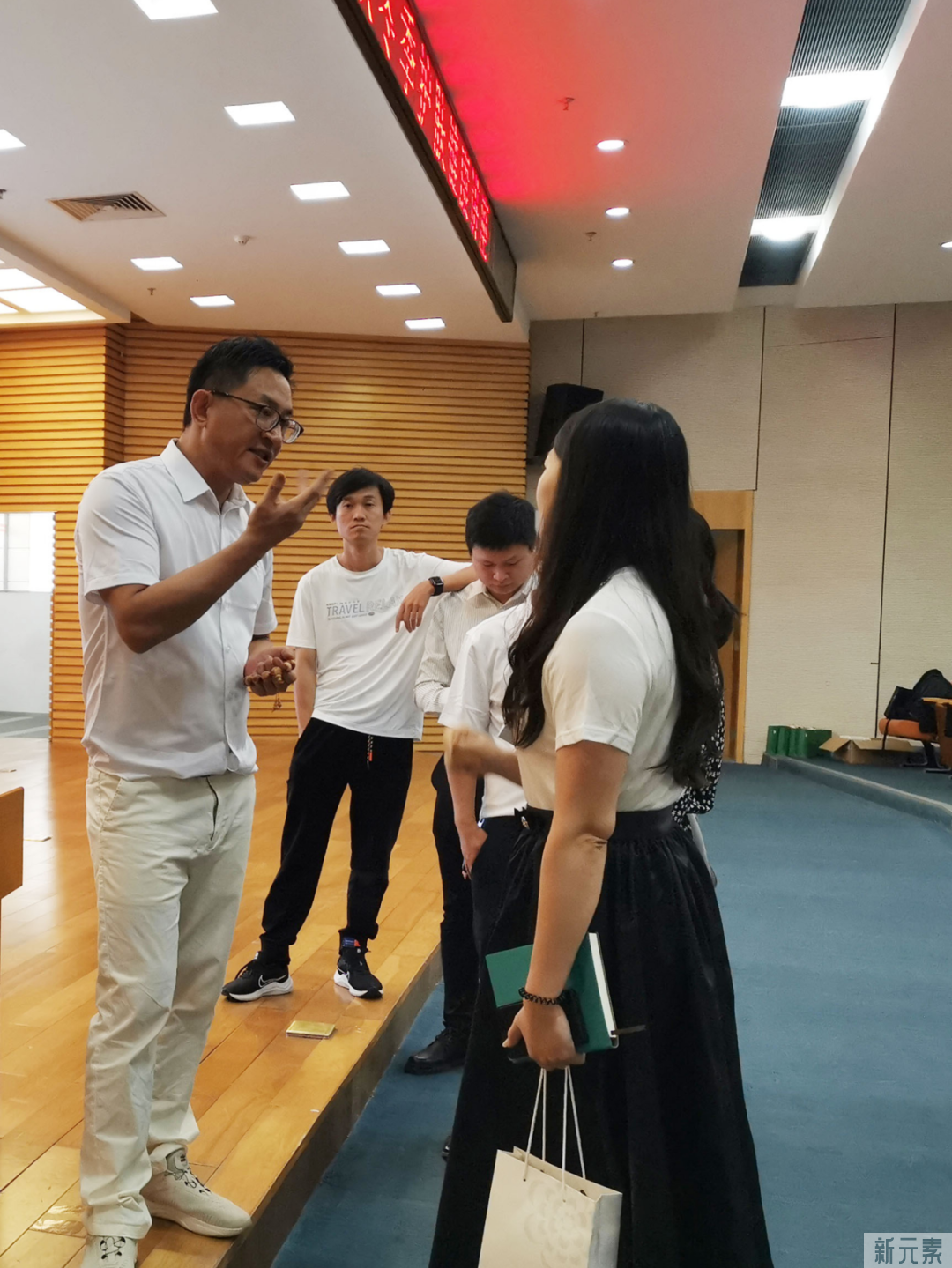 健康护肤 避免踩坑——我院吴金坠先生受邀参加莞城街道秋冬季护肤健康讲座 图片-13