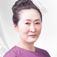 王莹 头像