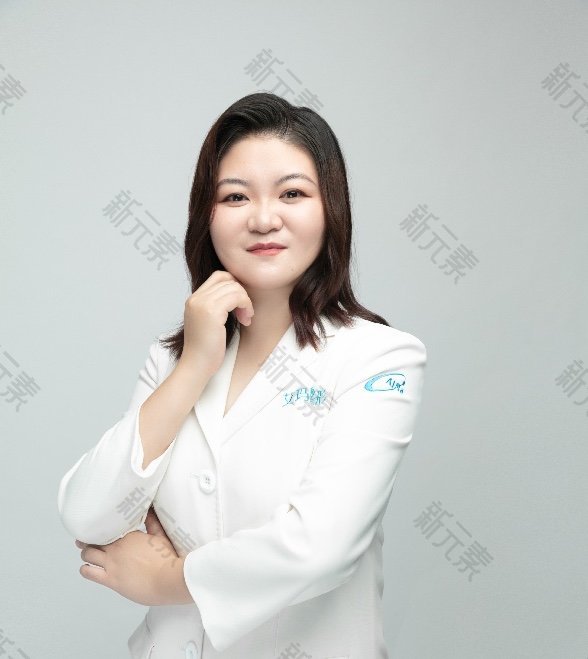 白馨月 头像