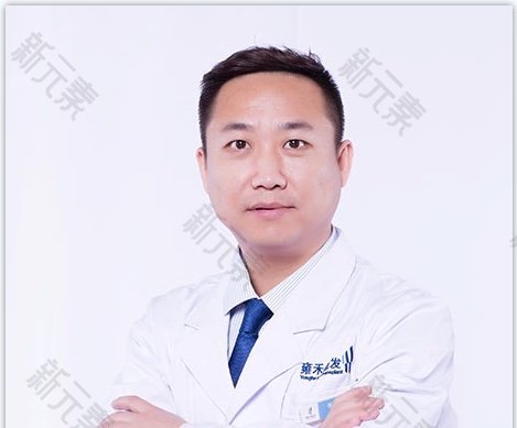 李威君