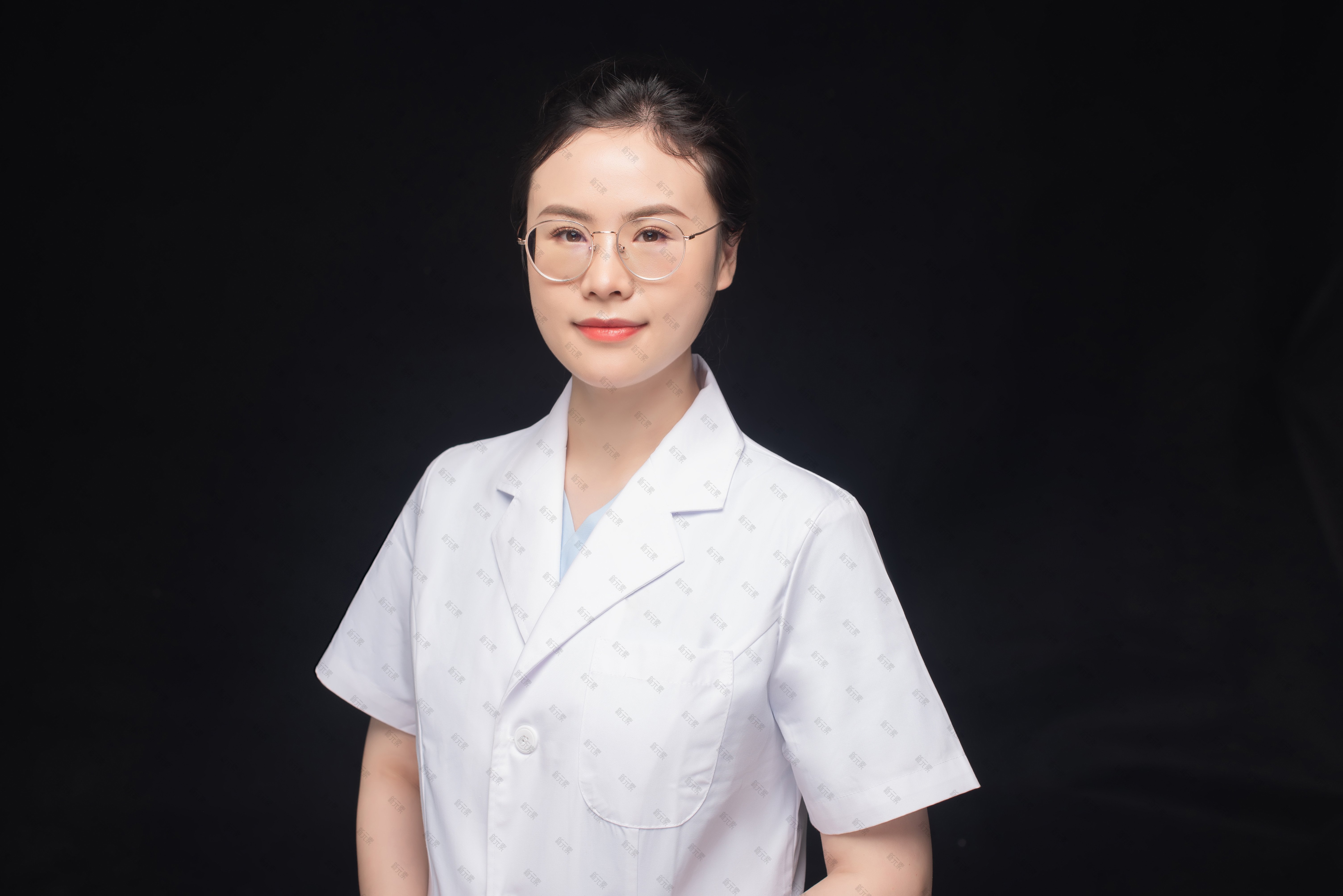 杨金薇 头像