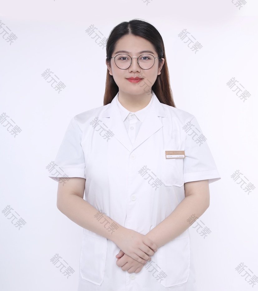 邹索妮 头像
