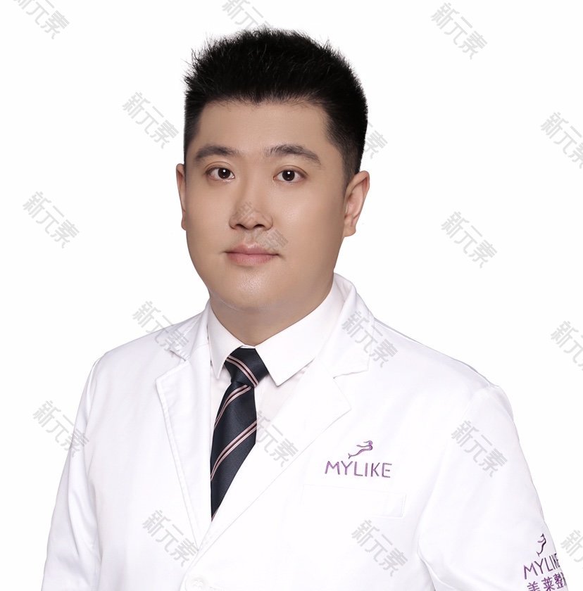 吕炜亮 头像