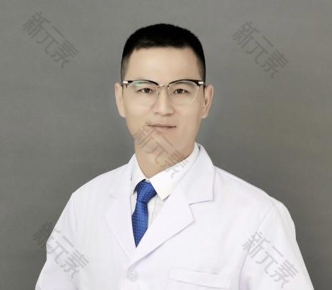 周强 头像